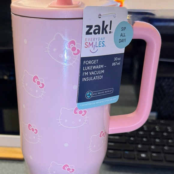 ZAK❗️Design Hello Kitty Bow Pink 30oz. Tumbler - Picture 3 of 11